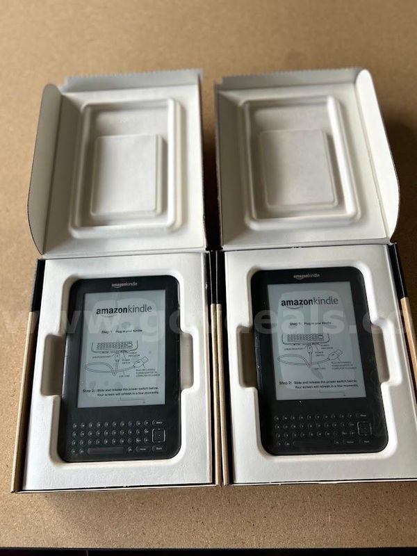 Set of 2 Amazon Kindle w/screen protector