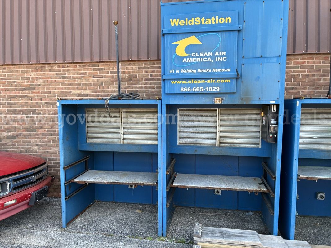 Welding Workstation with Air Cleaner