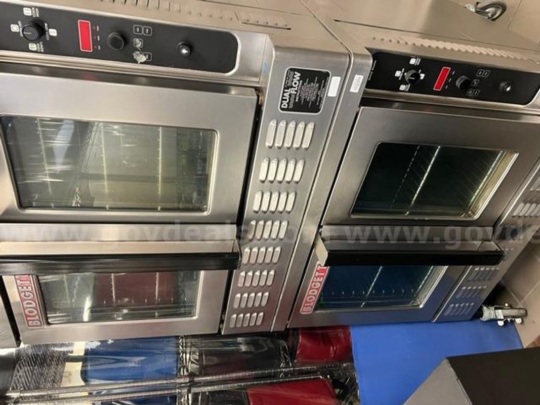 BLODGETT dual flow ovens (set of two stacked ovens)
