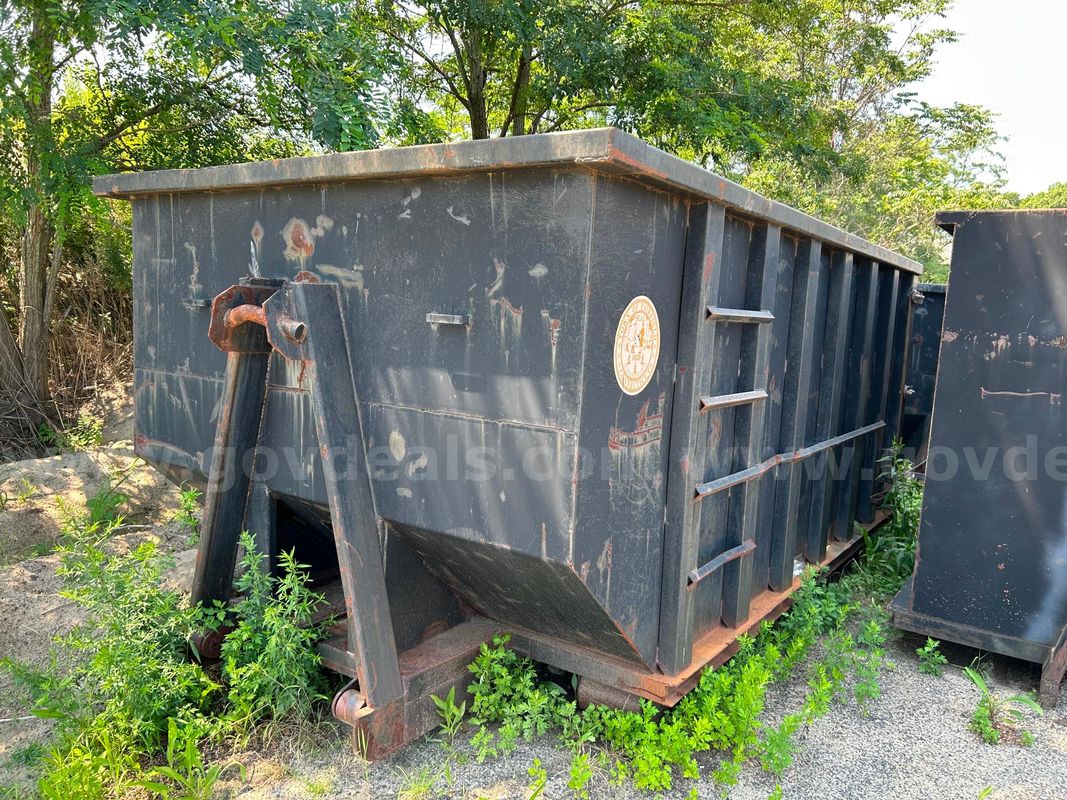A Lot of 6 Dumpsters