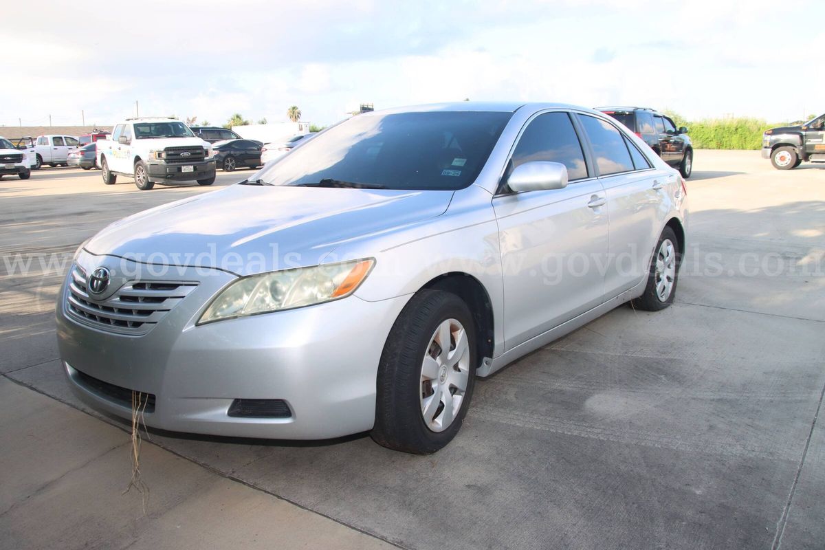 2009 Toyota Camry LE V6 6-Spd AT