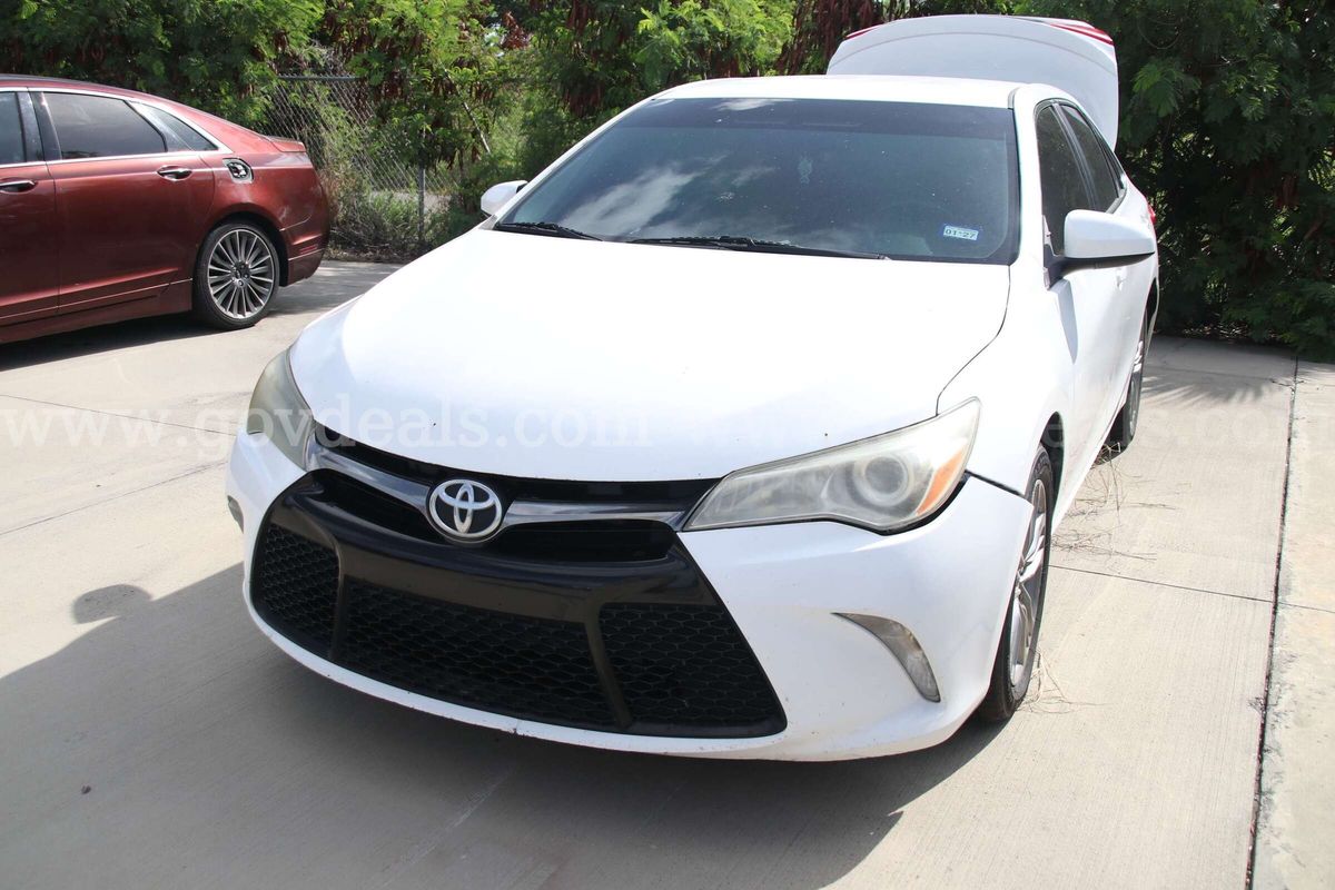 2015 Toyota Camry SE