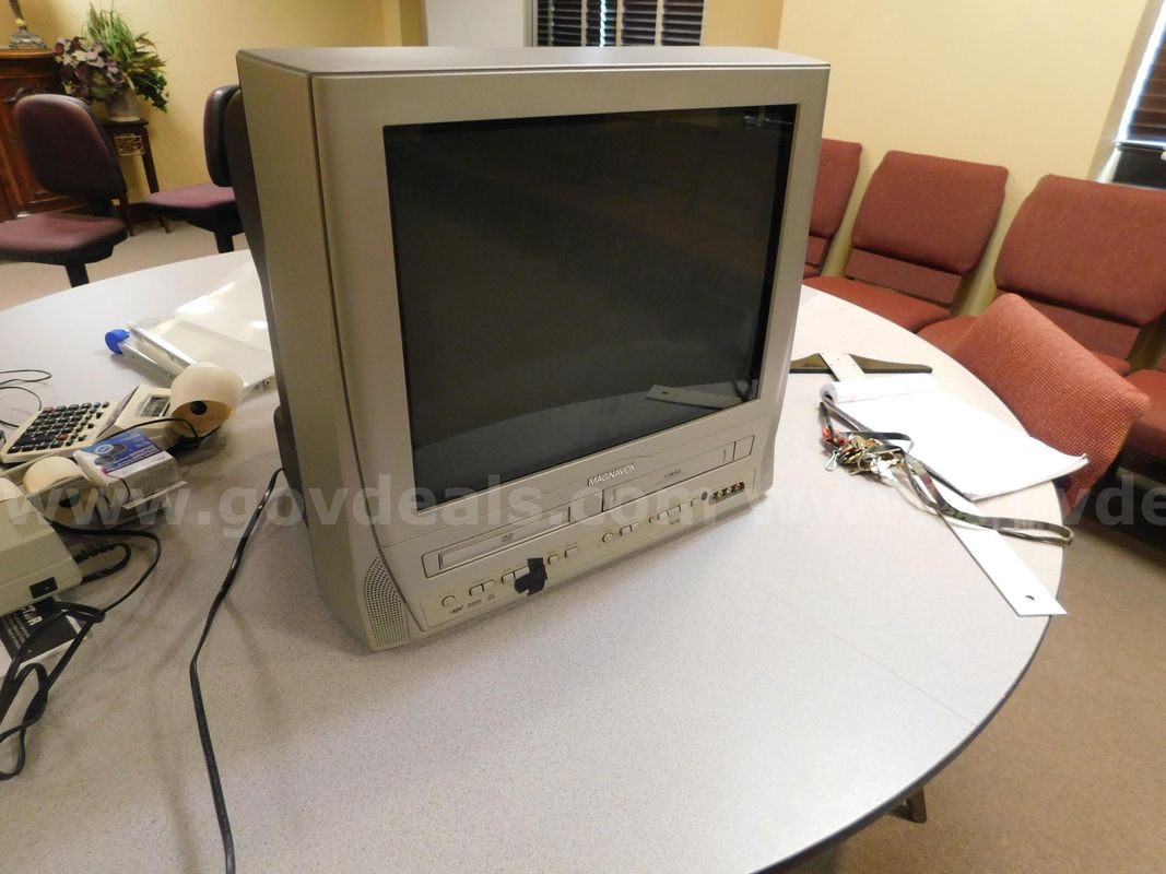 20.5 inch Magnavox TV with DVD and VHS