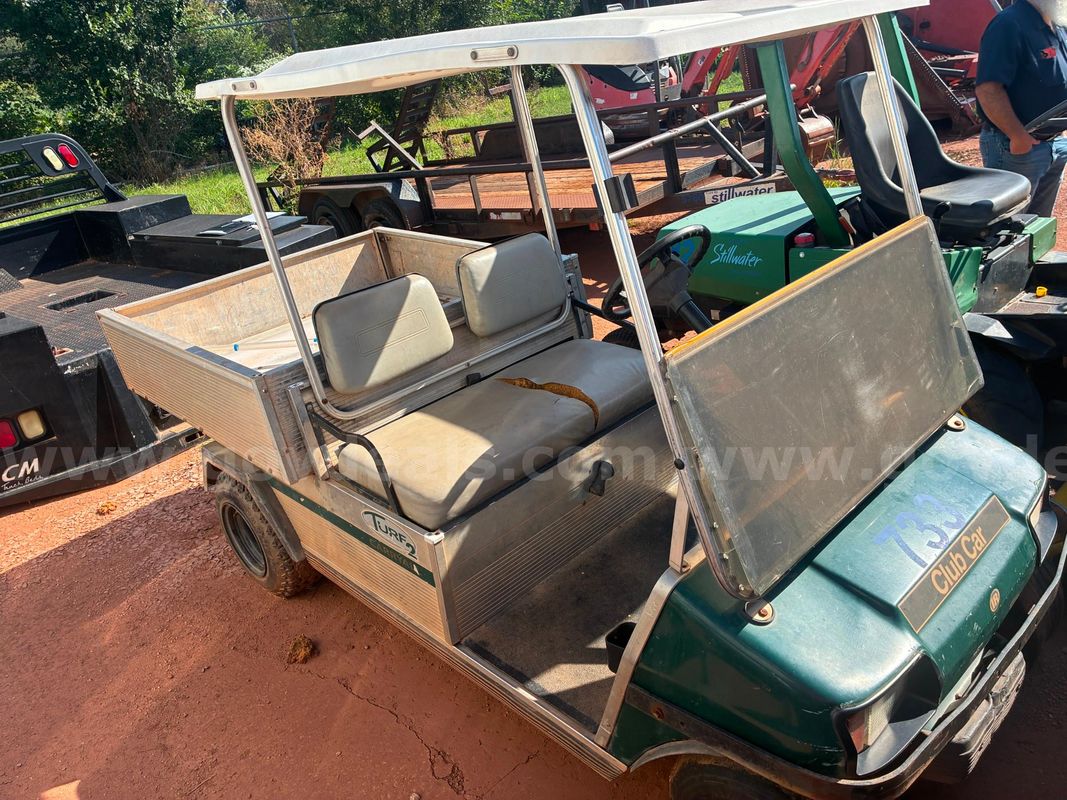 2000 Club Car Turf 2 Carryall golf cart