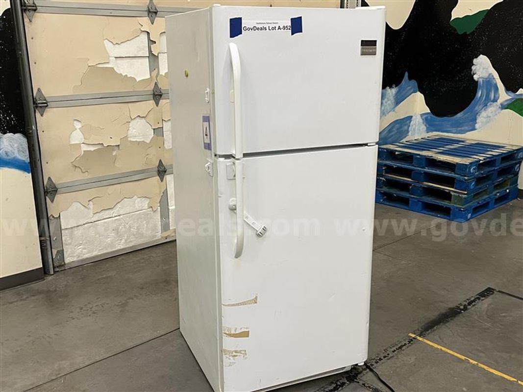 Refrigerator Lot A-952
