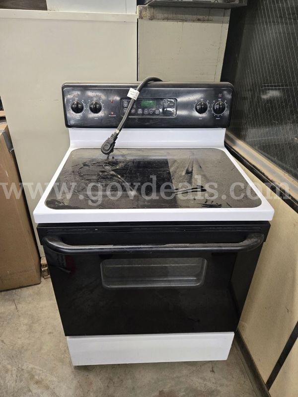 1 GE Black Stove (3 of 3) - MUST be able to Move