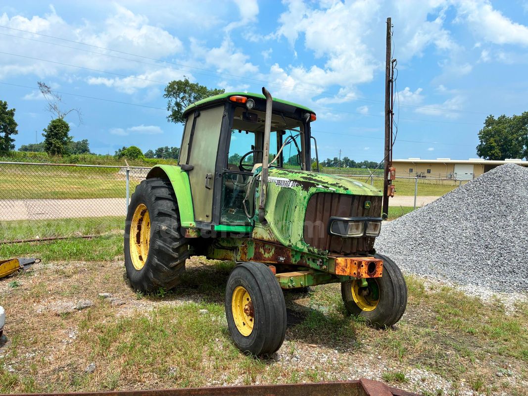 John Deere 6415