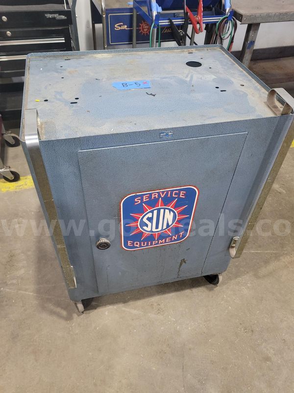 Sun Service Equipment Rolling Cabinet