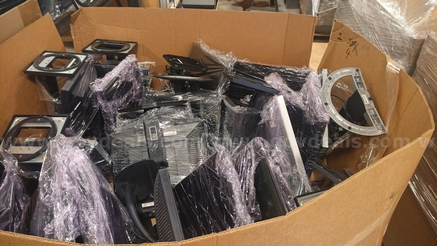 Parts - Dell Monitor Pallet - 17 inch - 42 count.