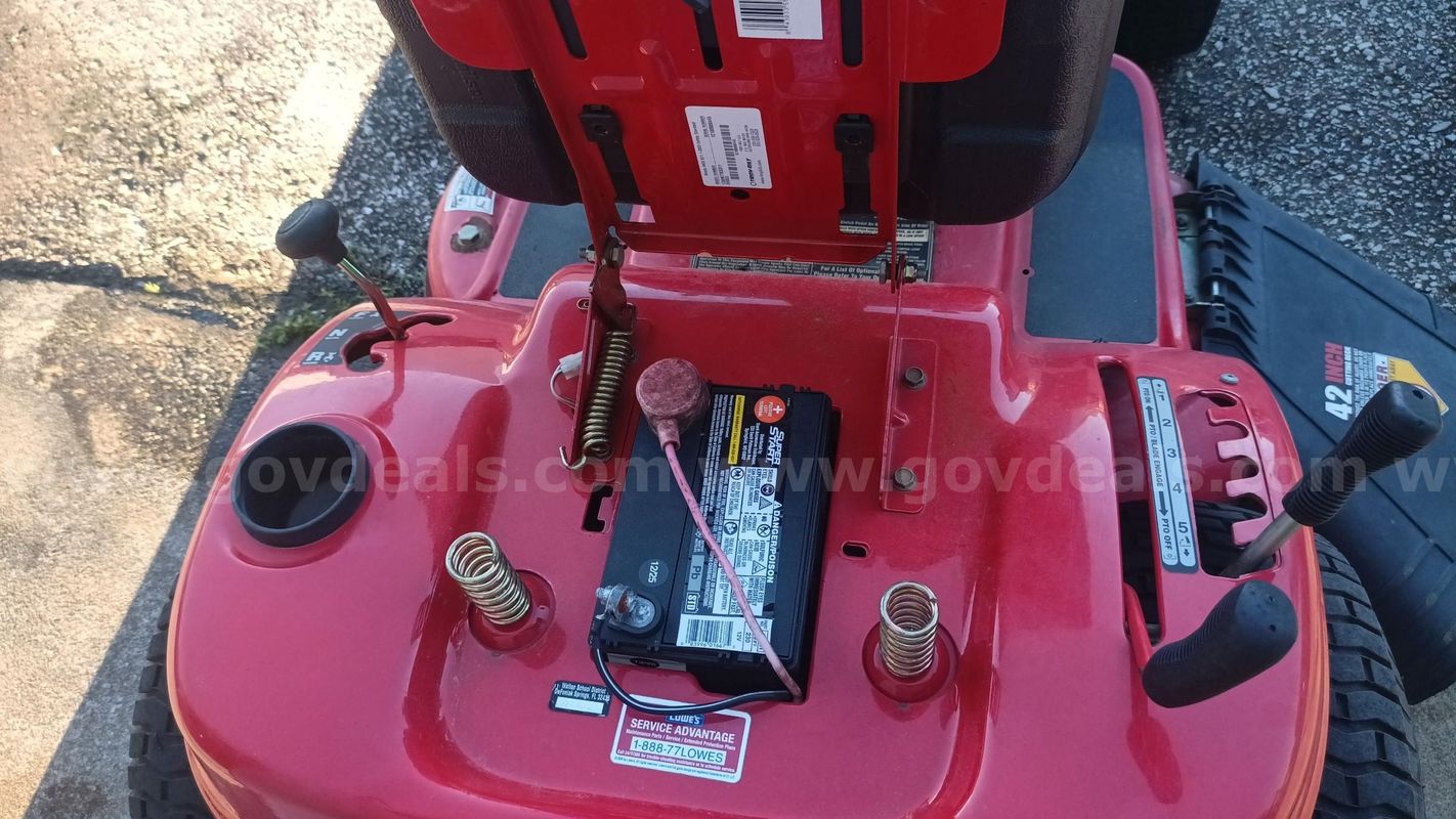 Troy Built Riding Mower - Series/family: 13WN77KS011 Engine: Briggs and Stratton