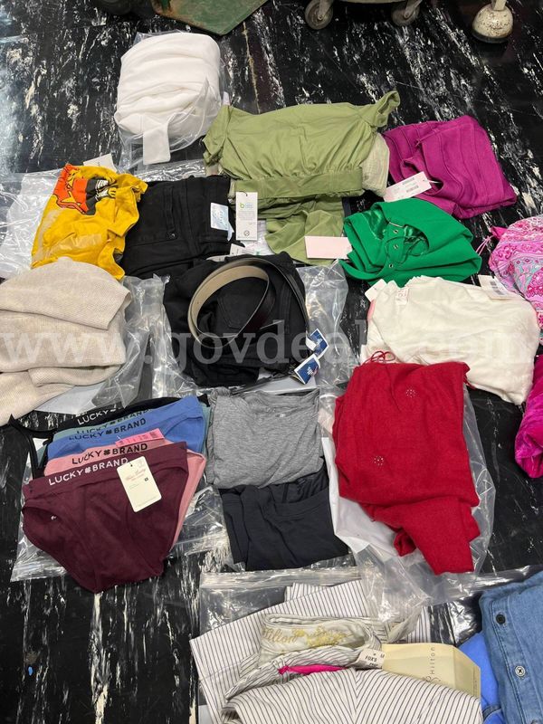 Lot of (20) Men's Clothing and Accesories