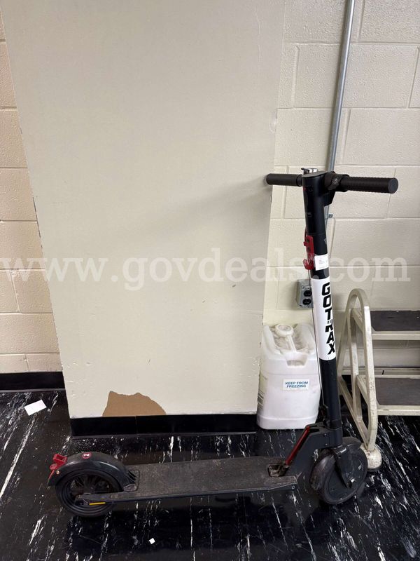 Sport Equipment: GO TRAX E-Scooter