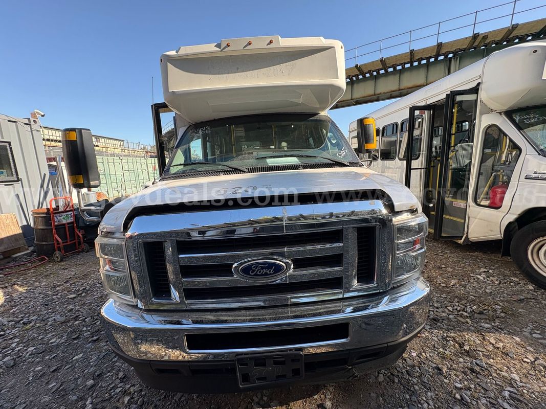 2016 Ford Econoline (5205)
