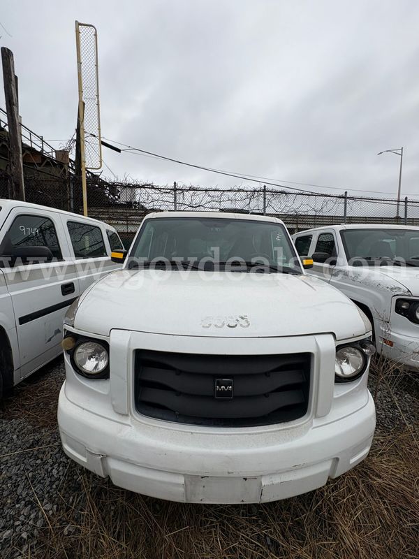 2014 AM GENERAL MV-1 (9985)