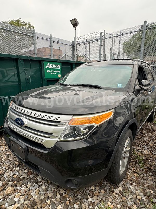2015 Ford Explorer XLT 4WD (I02)