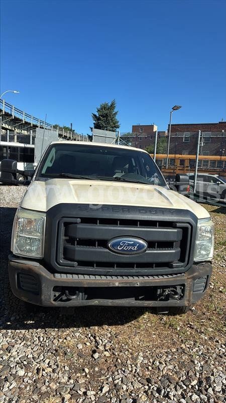 2011 Ford F-350 (INF209X)