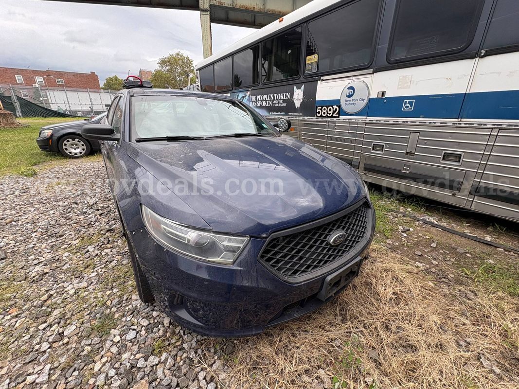 2017 Ford Taurus (BT805)