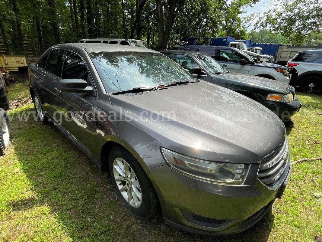 2013 Ford Taurus SE FWD