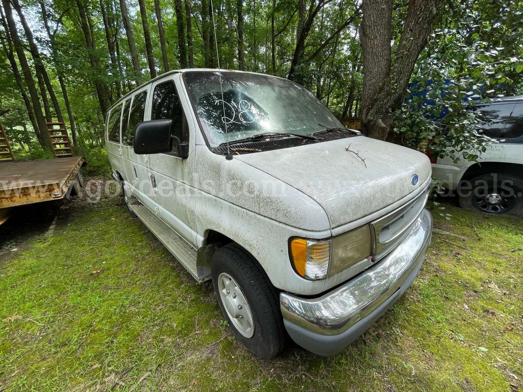 1997 Ford Club Wagon XL Super