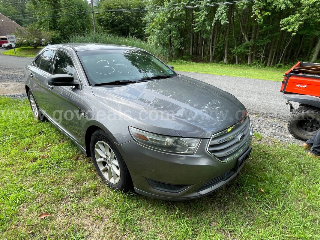 2013 Ford Taurus SE FWD