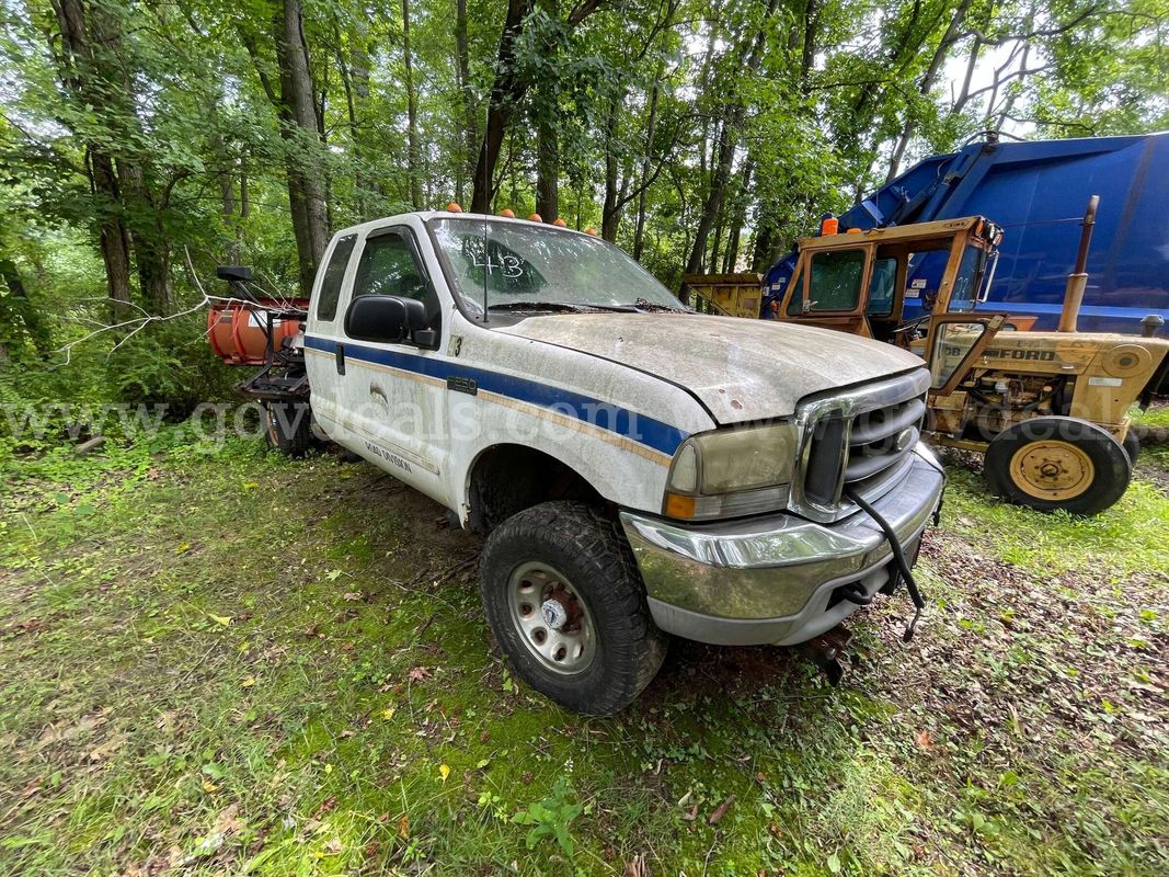2003 Ford F-250 SD XL SuperCab 4WD - No Bed & Includes Plow Shown