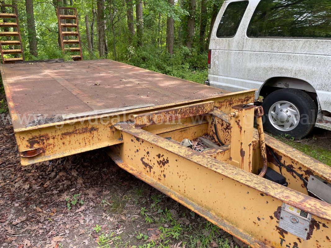 1986 Reids 12 Ton Steel Deck Trailer