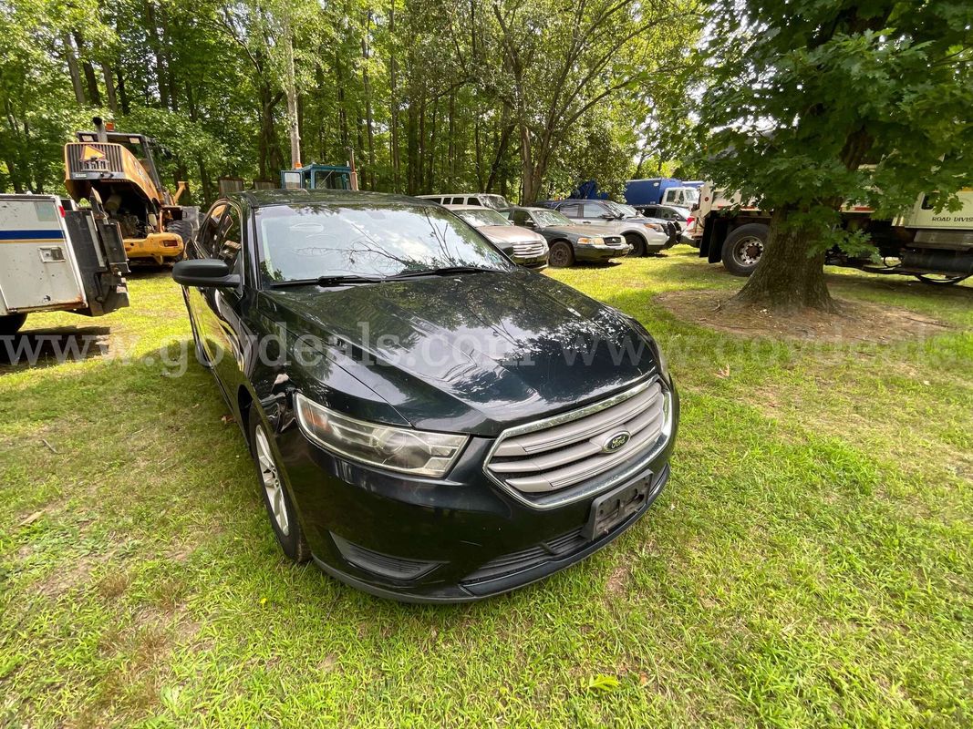 2014 Ford Taurus SE FWD