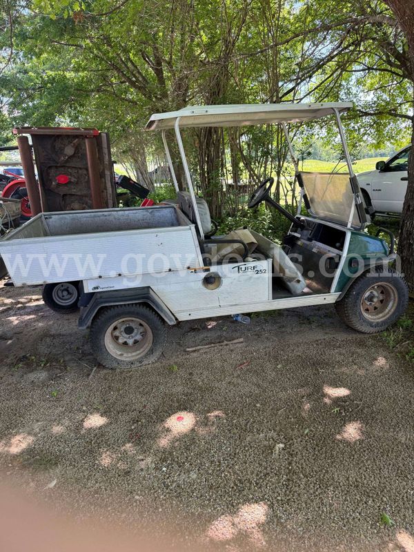 2 Club Car Carry All 252 Carts