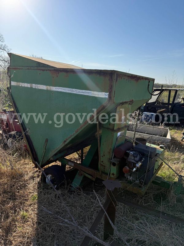 John Deere Vacuum