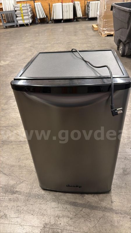 Danby Mini - Refrigerator 4.4 cu. ft.