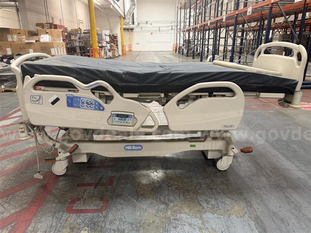 Hill-Rom Advanta 2 Hospital Bed, Sn#Q103at3321