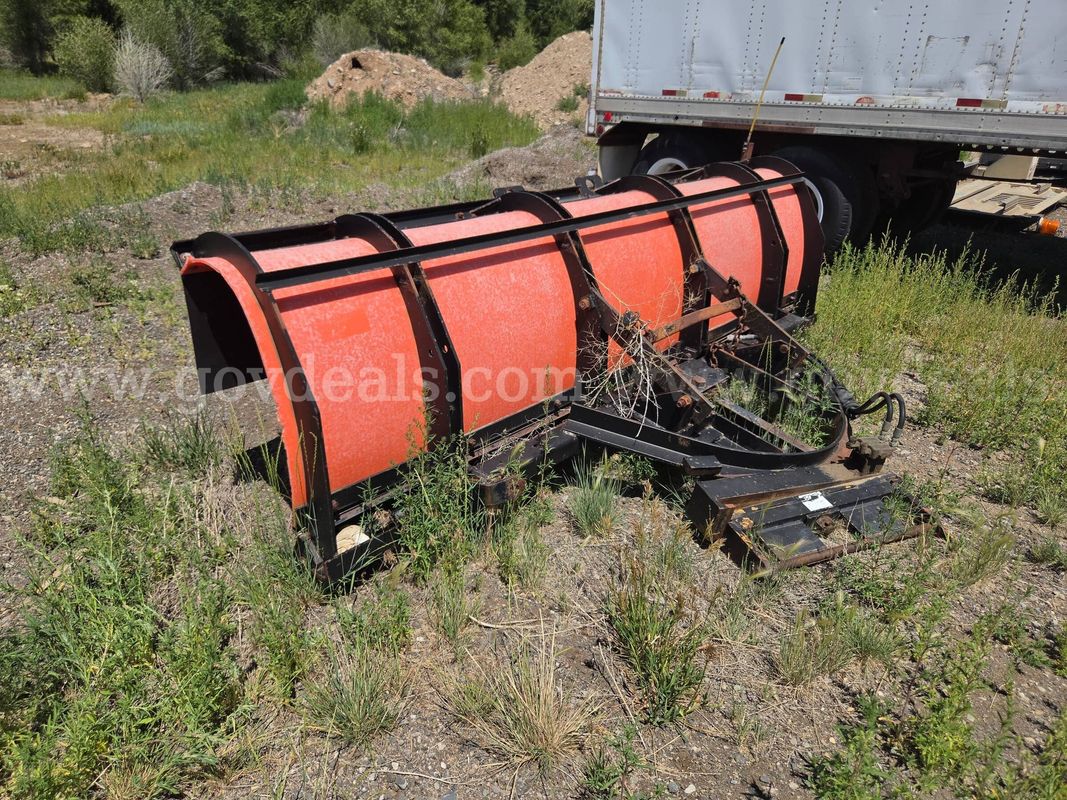 Flink 12-Foot One-Way Snow Plow with Hydraulic Mount – Model TTPY12PA45