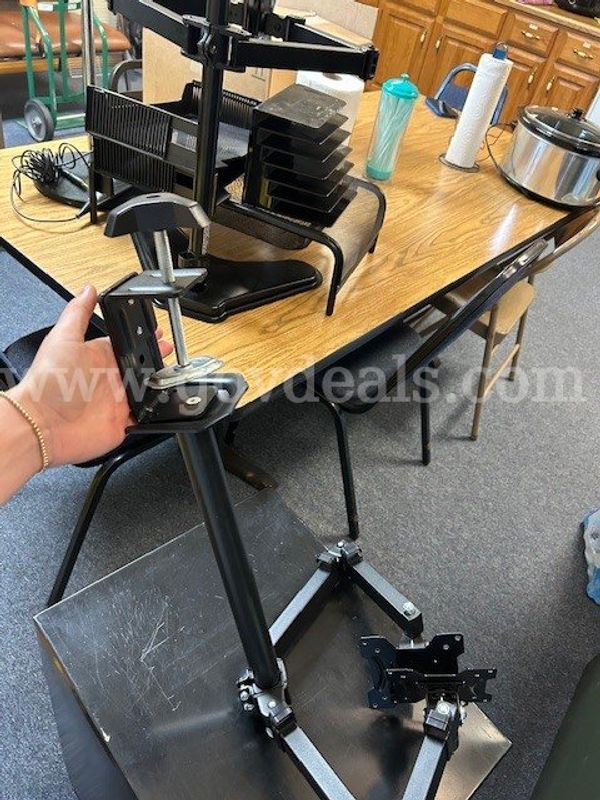 2 desk top monitor stands