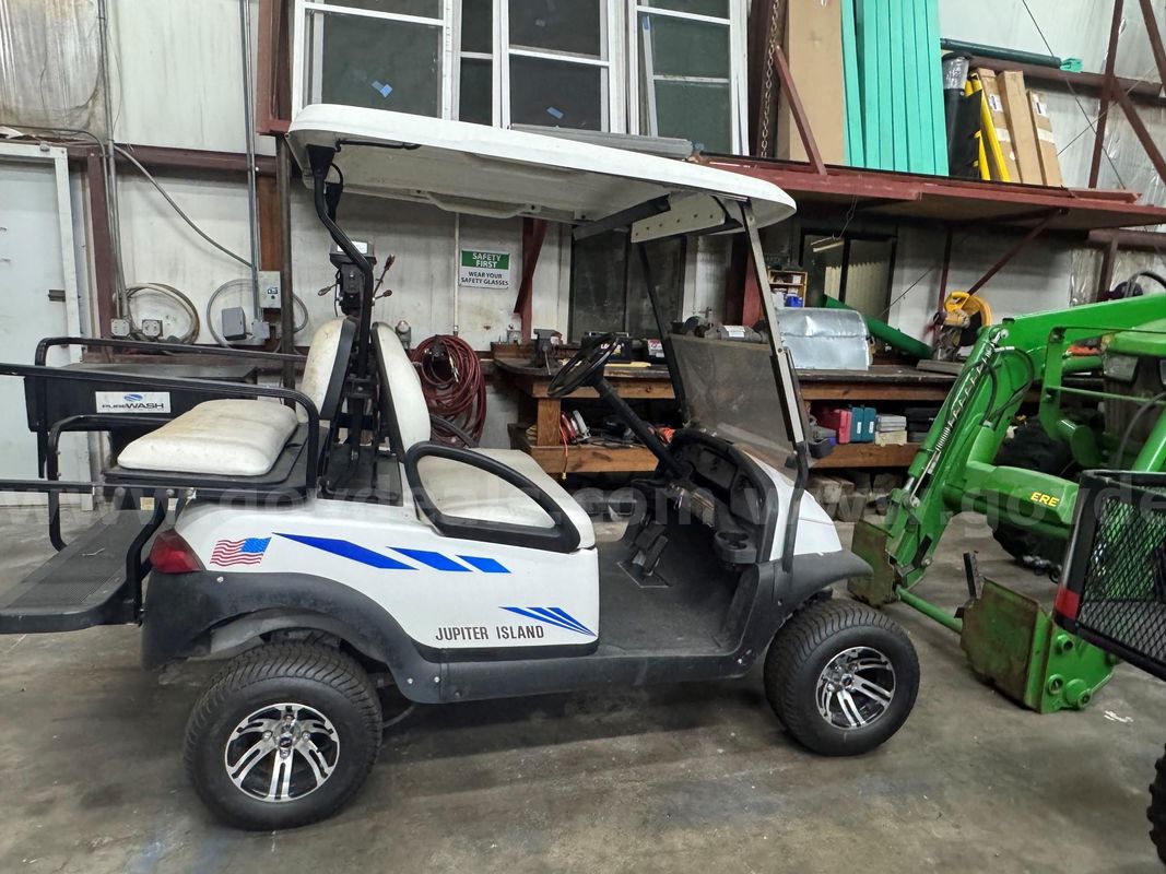 Golf Cart- 2005 Club Cor-Precedent