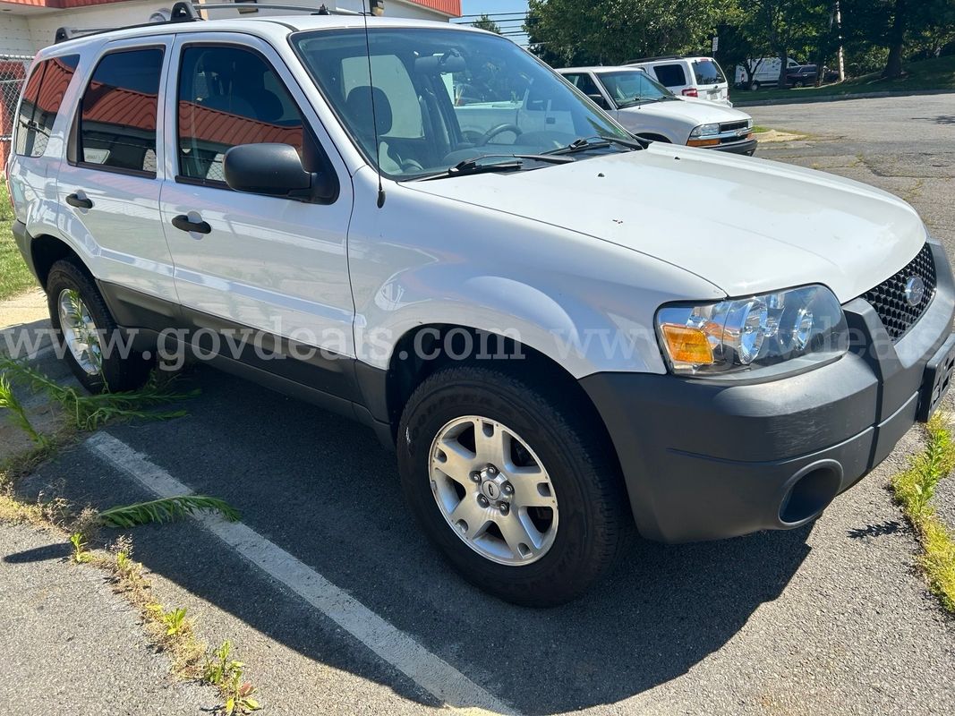 2006 Ford Escape XLT (**Very Low Miles**)
