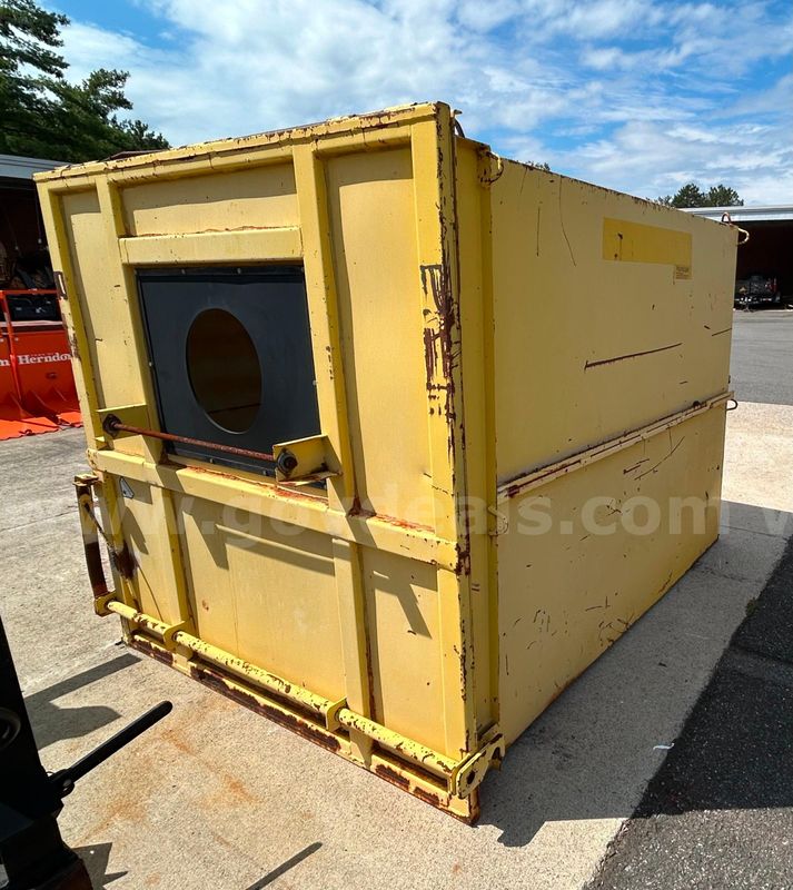 Giant-Vac Leaf Box