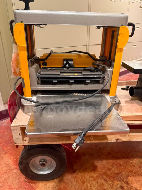 Various woodworking tools (for parts or repair)