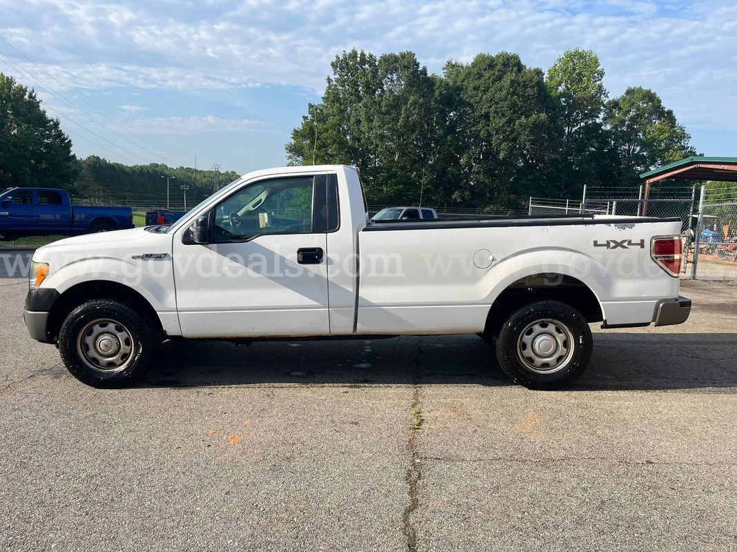 2010 Ford F-150 XL 8-ft. Bed 4WD