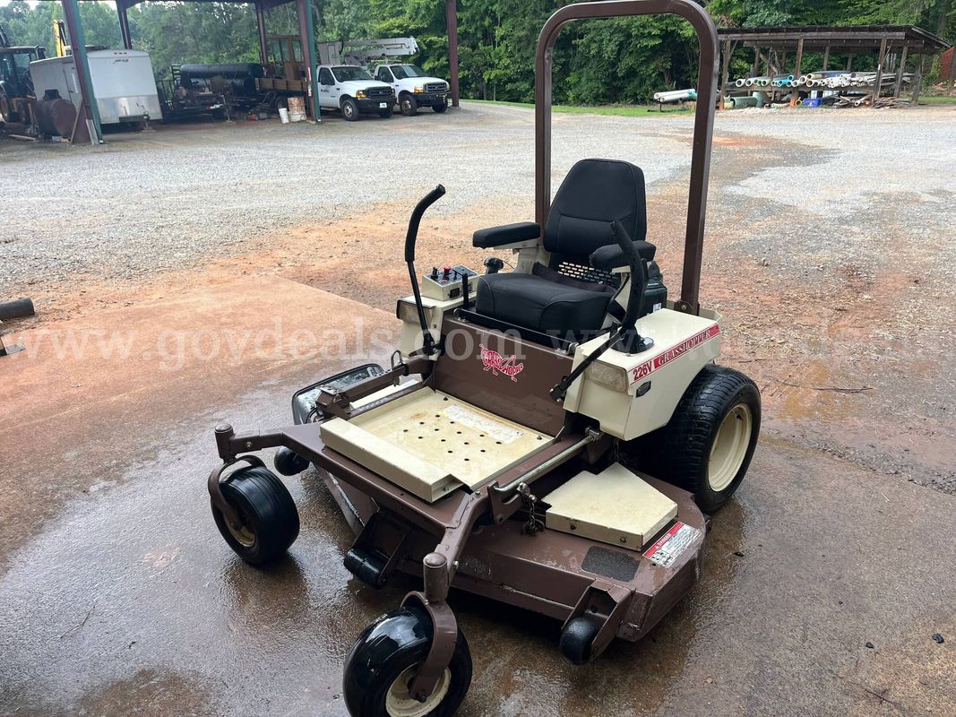 2016 Grasshopper 61" Zero Turn 226V