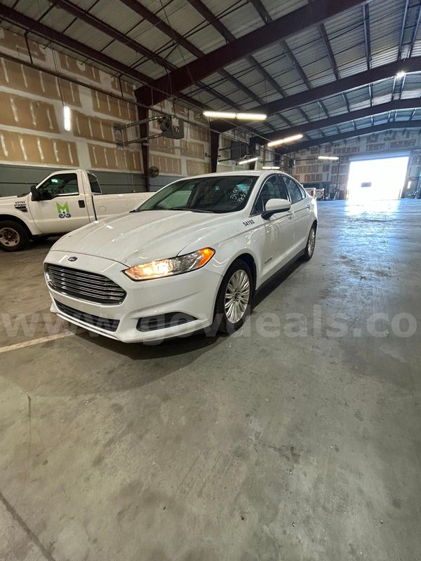 WHITE 2016 Ford Fusion Hybrid