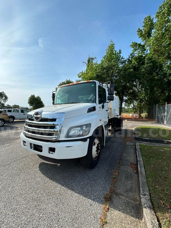 WHITE 2020 HINO CONVENTIONAL CAB GARBAGE TRUCK