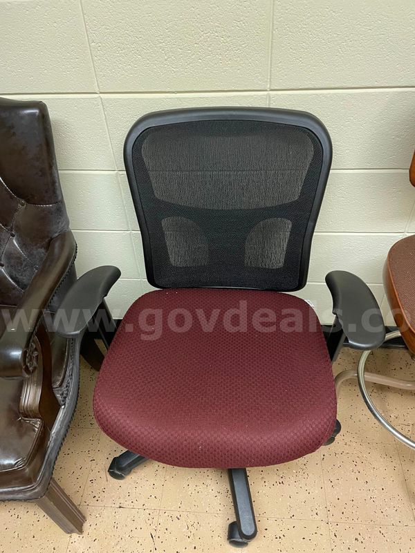 MAROON OFFICE CHAIR