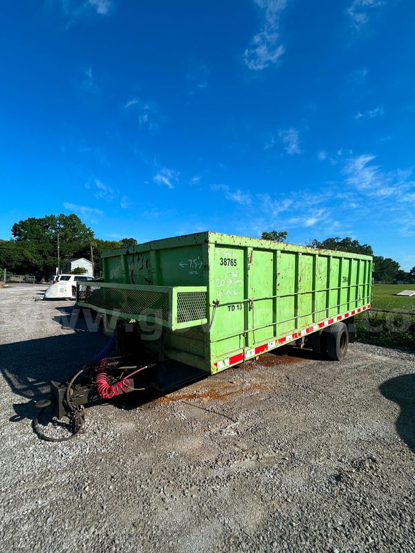 Green 2003 Ramer 20-Ft Trash Trailer With Hydraulic Jack And Air Brakes