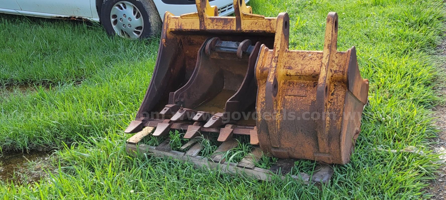 BACKHOE BUCKETS