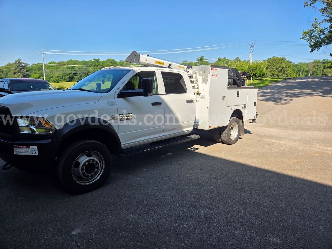(1) Used 2017 Dodge Ram 4500 Crew Cab Svc Body Crane Truck
