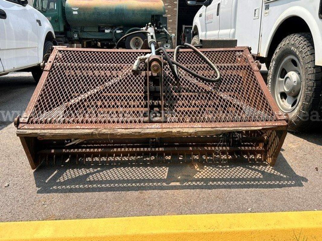(1) USED MELROE HYDRAULIC LANDSCAPE RAKE