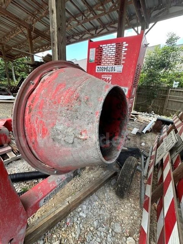 (1) USED MULTIQUIP CONCRETE MIXER