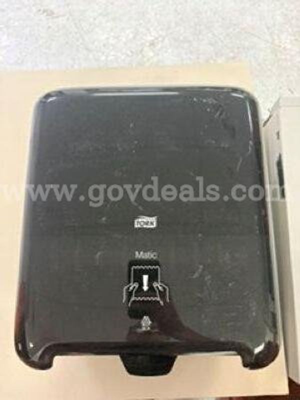 Tork Matic Manual Roll Towel Dispenser - Plastic, Black - 5 with keys