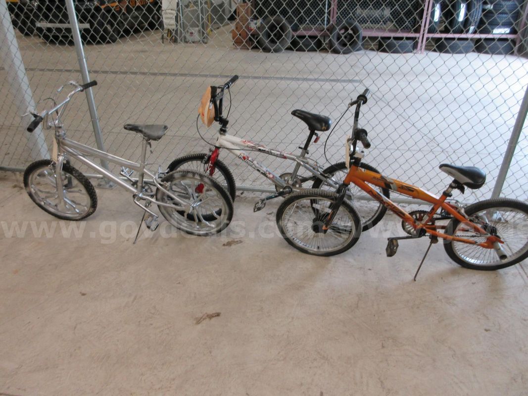 Lot of 3 BMX style bikes