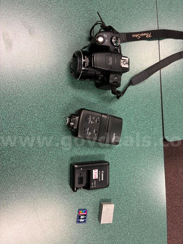 Canon Digital Cameras with Accessories